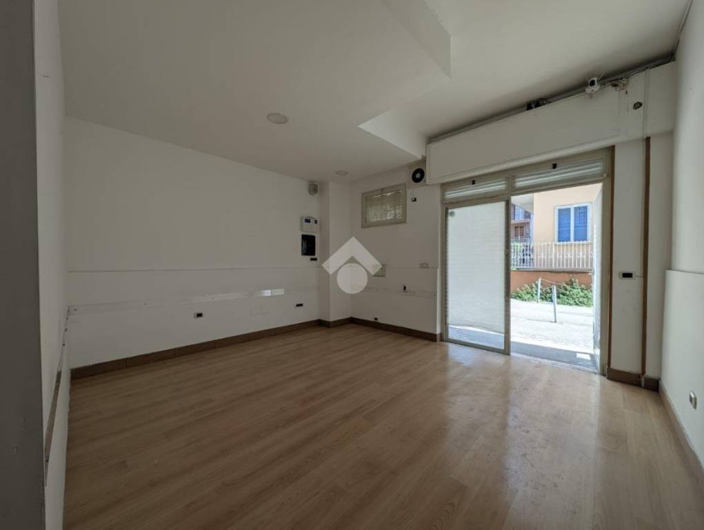 ufficio in affitto a Caserta in zona Acquaviva