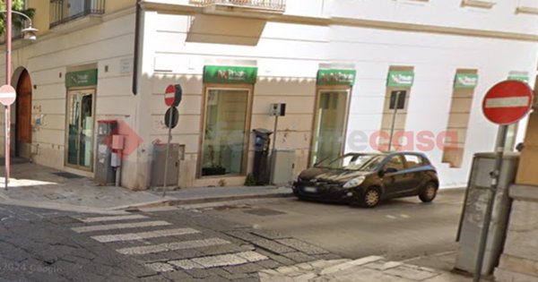negozio in affitto a Caserta in zona Centro Città