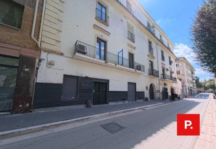 negozio in affitto a Caserta in zona Centro Città