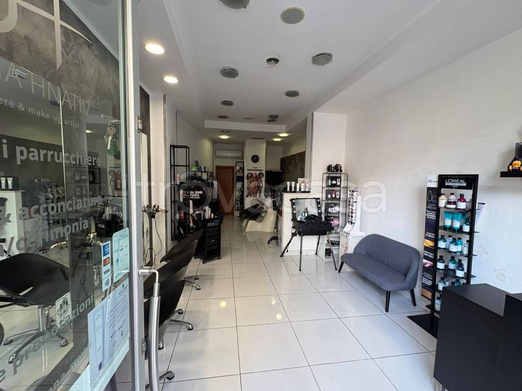 negozio in affitto a Caserta in zona Acquaviva