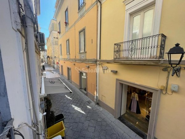 negozio in affitto a Caserta in zona Centro Città