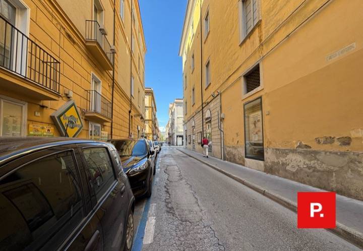 locale commerciale in affitto a Caserta in zona Centro Città