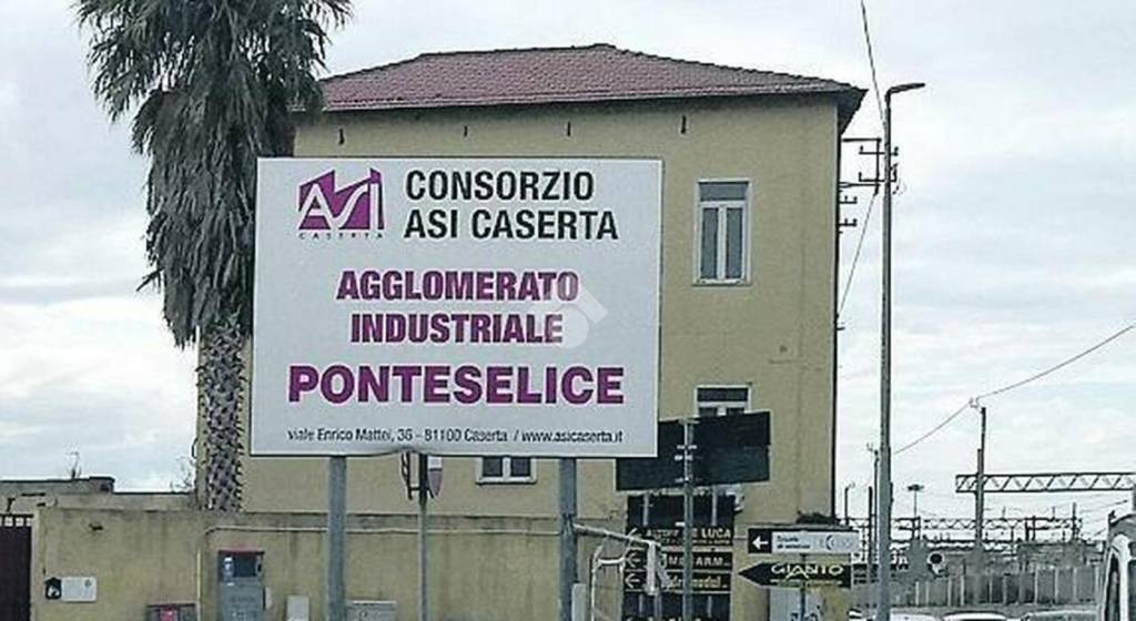 locale commerciale in affitto a Caserta