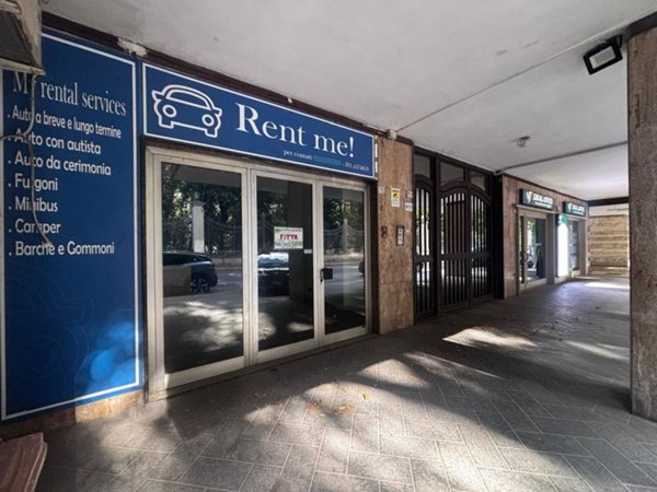 negozio in affitto a Caserta in zona Centro Città