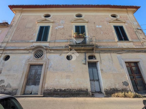 negozio in affitto a Caserta in zona Briano