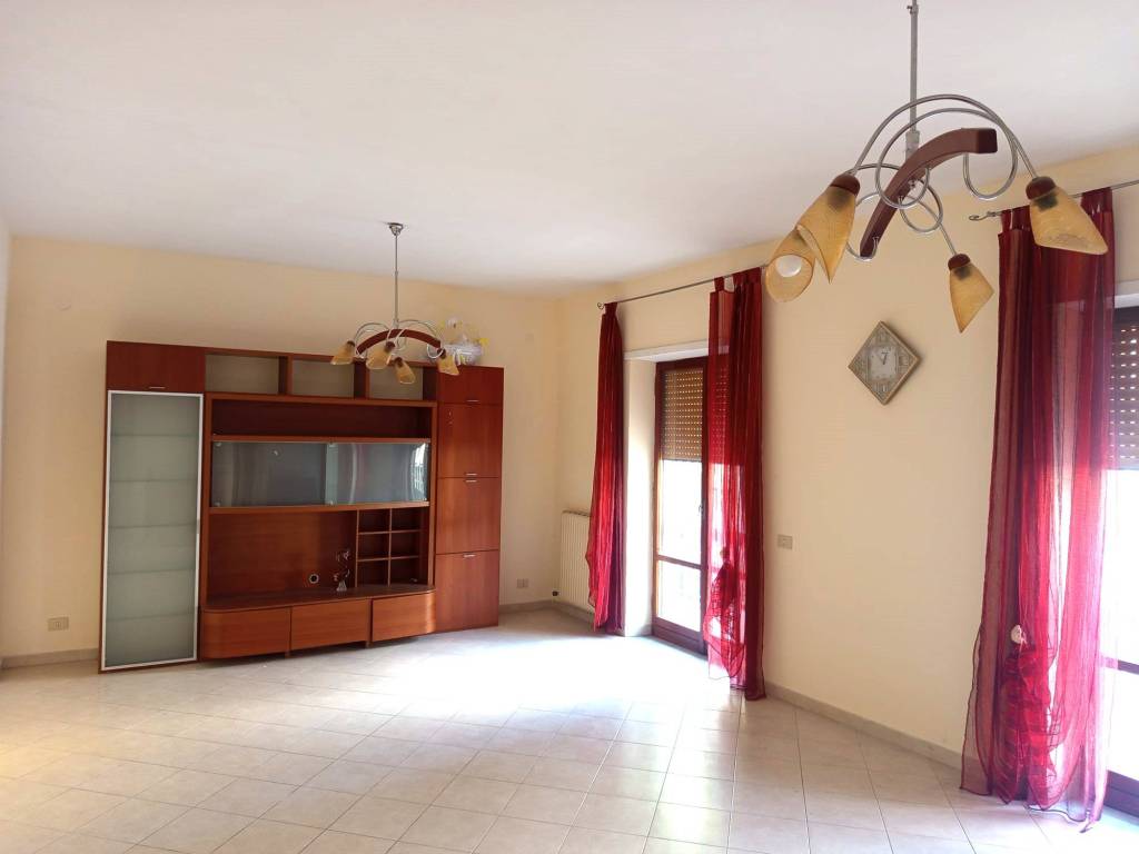 appartamento in affitto a Caserta in zona Acquaviva