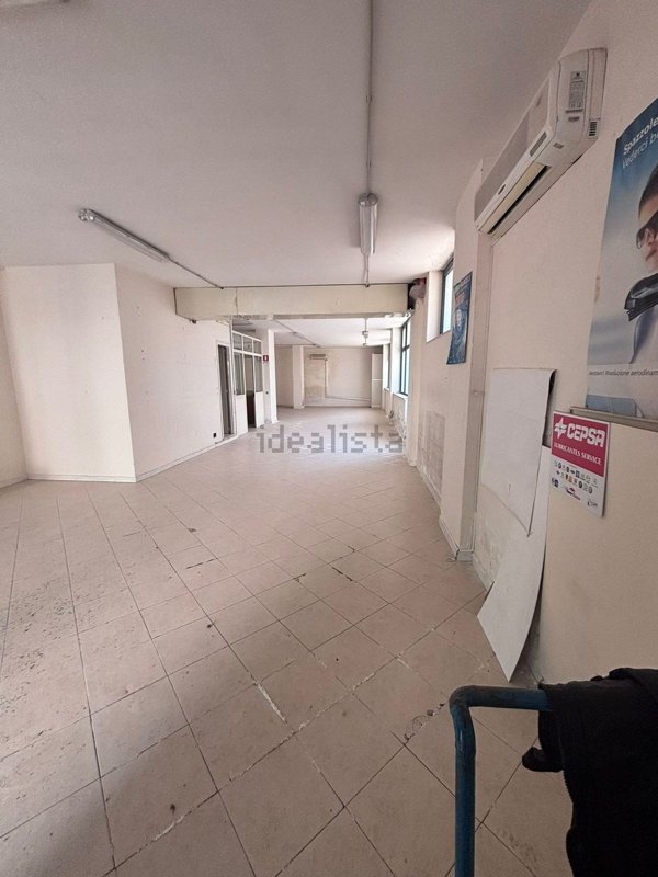 locale commerciale in affitto a Caserta