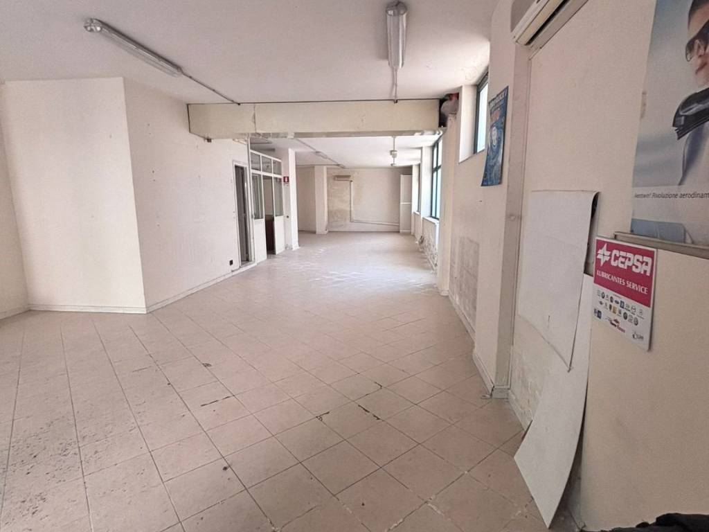 negozio in affitto a Caserta in zona Falciano