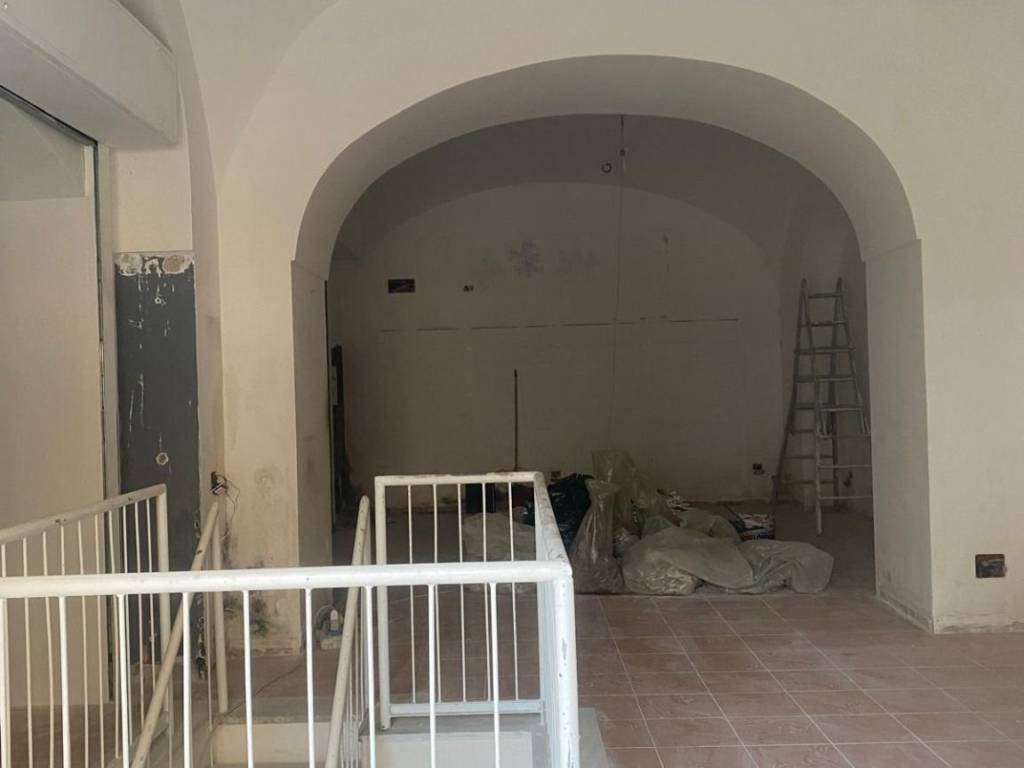 negozio in affitto a Caserta in zona Centro Città