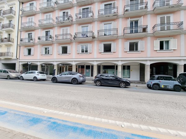 locale commerciale in affitto a Caserta in zona Centro Città