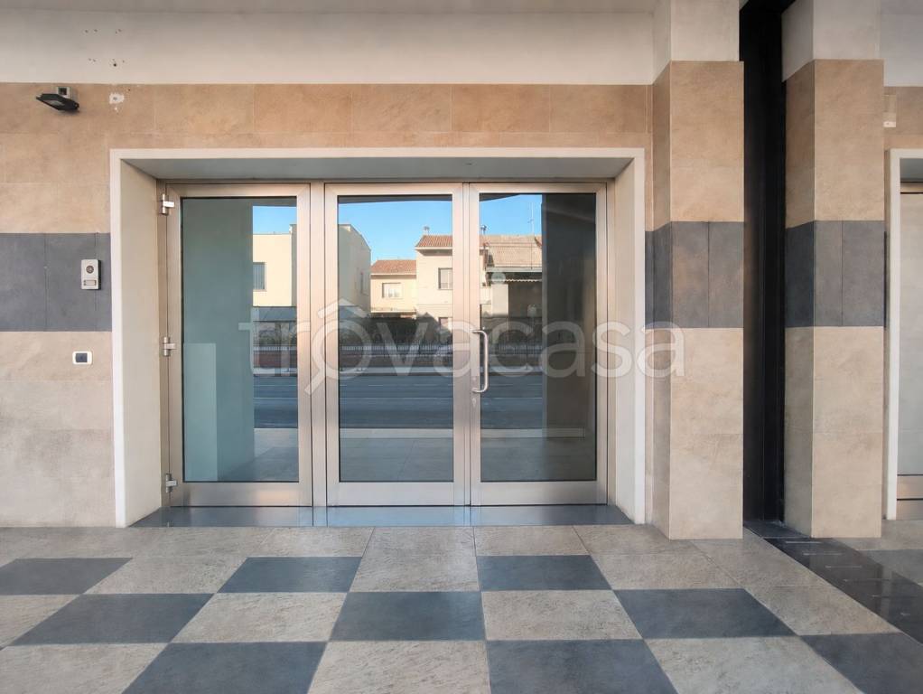 negozio in affitto a Caserta in zona Centurano/Cerasole