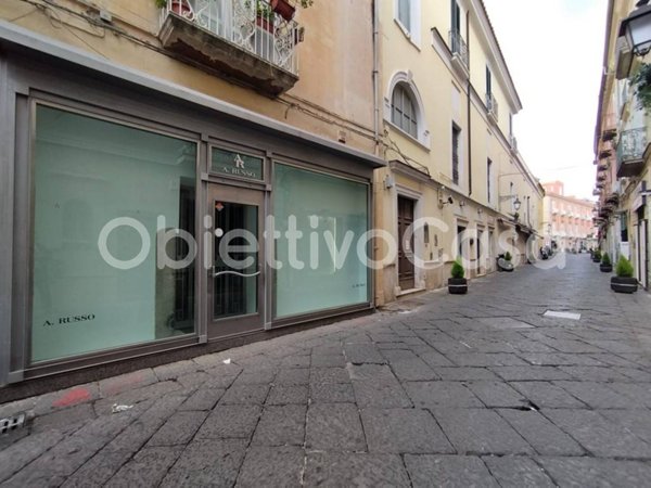 negozio in affitto a Caserta in zona Centro Città