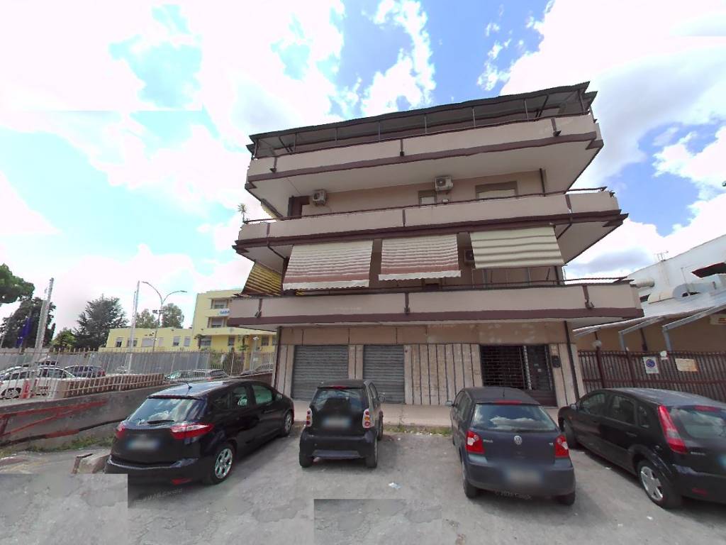 negozio in affitto a Caserta