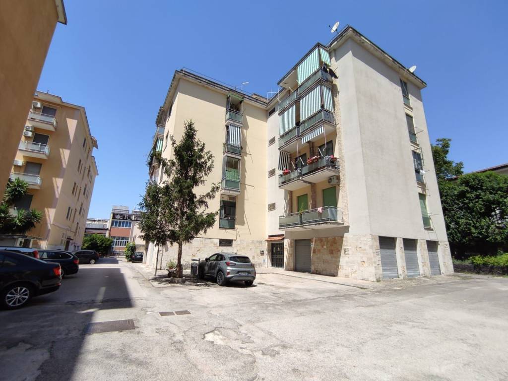 appartamento in affitto a Caserta in zona Acquaviva