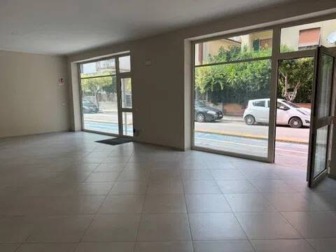 negozio in affitto a Caserta