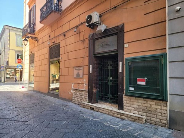 negozio in affitto a Caserta