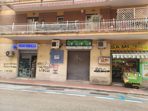 negozio in affitto a Caserta