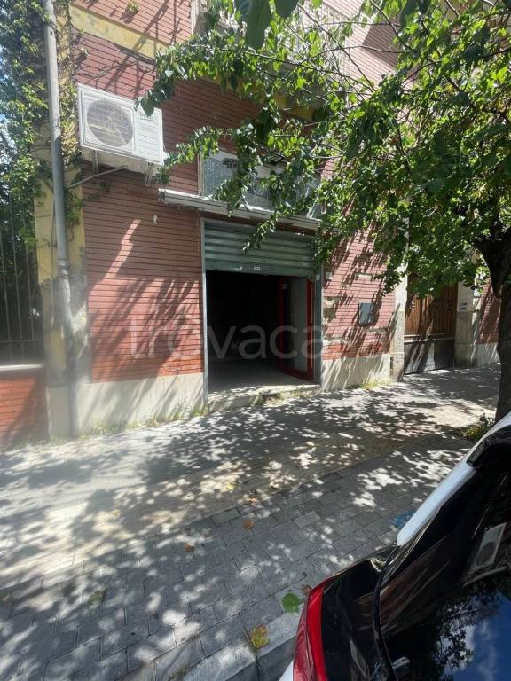 negozio in affitto a Caserta in zona Centro Città