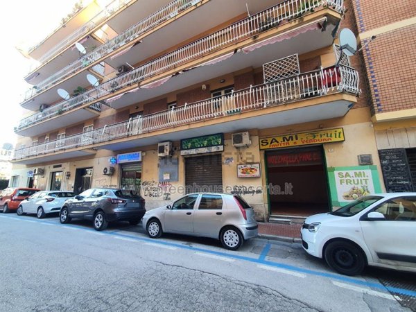 locale commerciale in affitto a Caserta in zona Ospedale