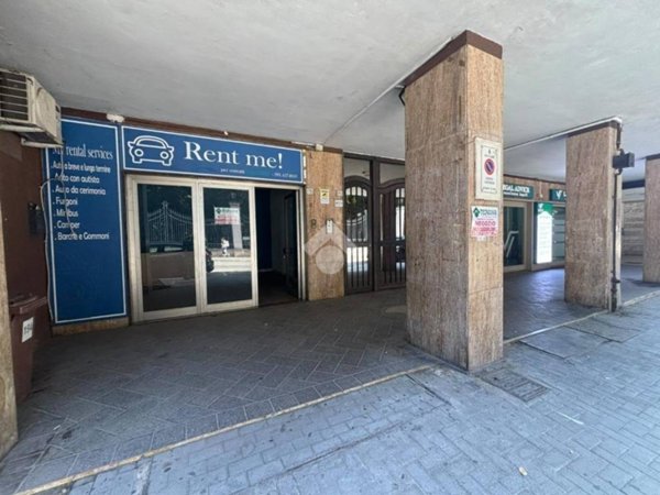 negozio in affitto a Caserta in zona Centro Città
