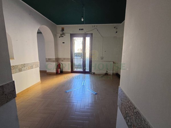 locale commerciale in affitto a Castel Morrone in zona Torone
