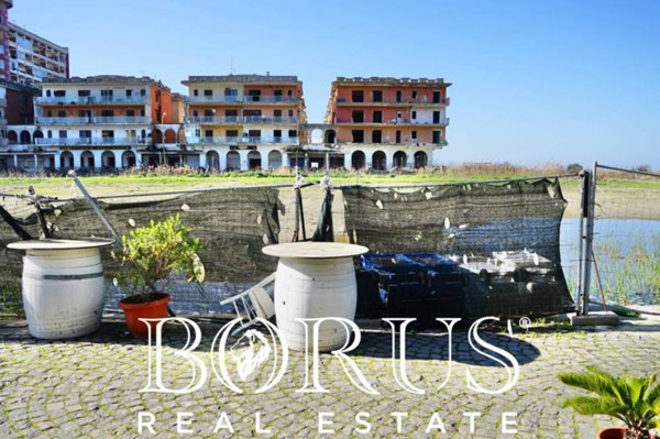 locale commerciale in affitto a Castel Volturno