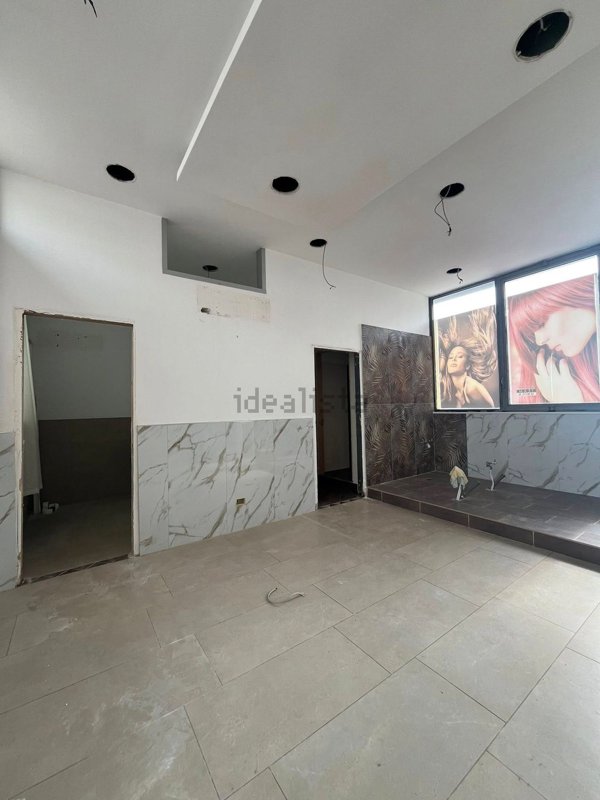 locale commerciale in affitto a Castel Volturno in zona Villaggio Coppola