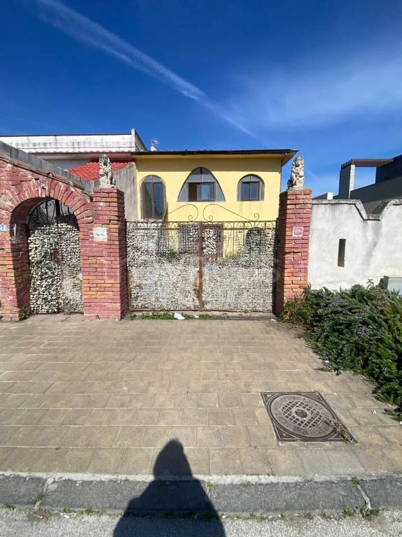casa indipendente in affitto a Castel Volturno in zona Villaggio Coppola