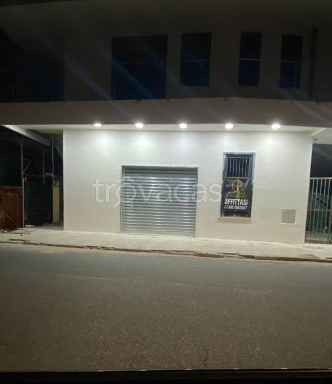 negozio in affitto a Castel Volturno in zona Villaggio Coppola