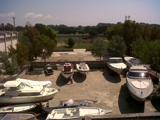 locale commerciale in affitto a Castel Volturno
