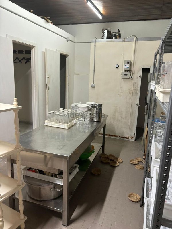 locale commerciale in affitto a Castel Volturno in zona Villaggio Coppola