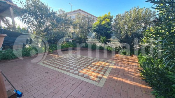 casa indipendente in affitto a Castel Volturno