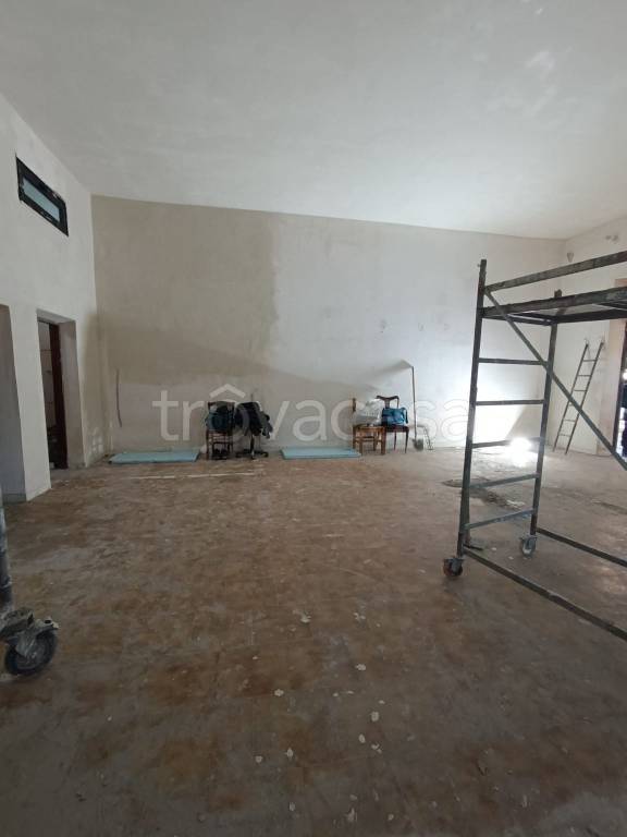 negozio in affitto a Castel Volturno in zona Villaggio Coppola