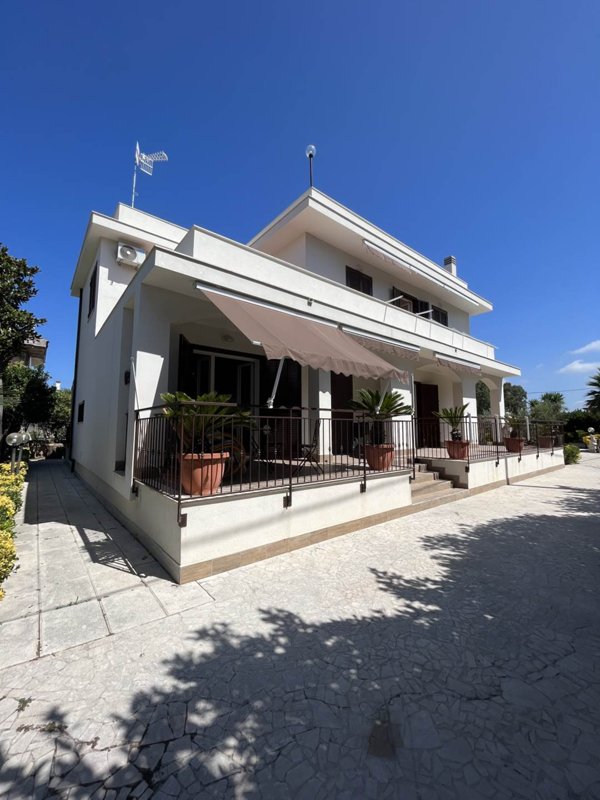 casa indipendente in affitto a Castel Volturno in zona Pineta Grande