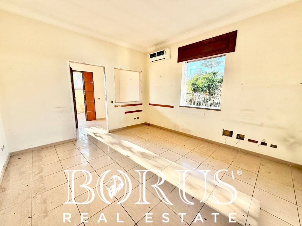 negozio in affitto a Castel Volturno