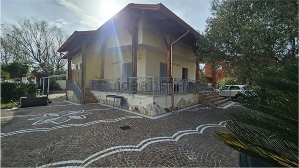 casa indipendente in affitto a Castel Volturno