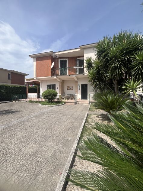 casa indipendente in affitto a Castel Volturno