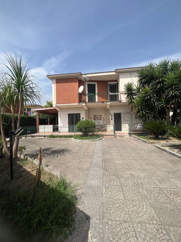 casa indipendente in affitto a Castel Volturno in zona Pineta Grande