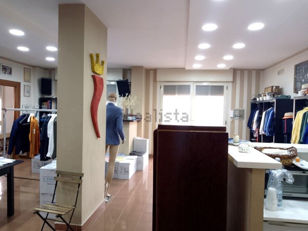 locale commerciale in affitto a Cesa