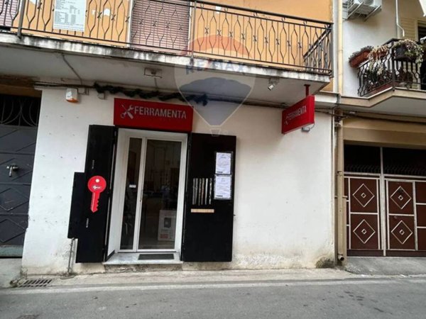 negozio in affitto a Cesa