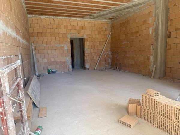 negozio in affitto a Cesa