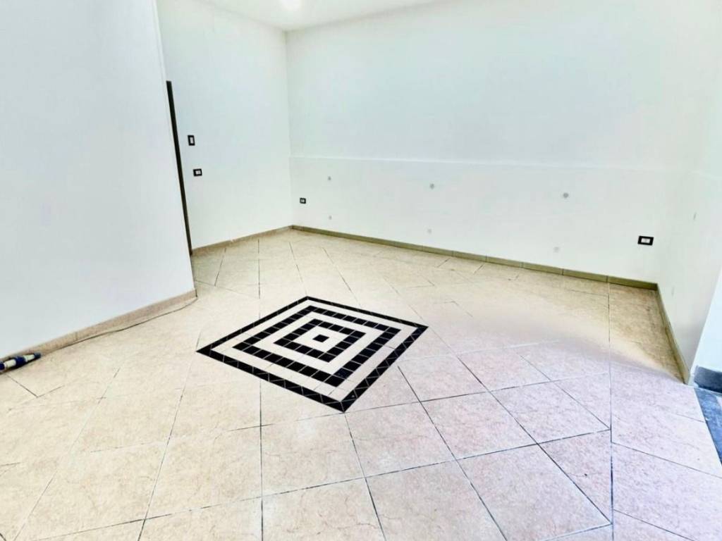 negozio in affitto a Cesa