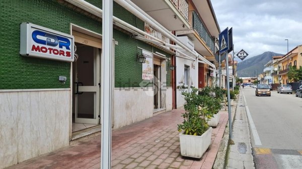 locale commerciale in affitto a Curti