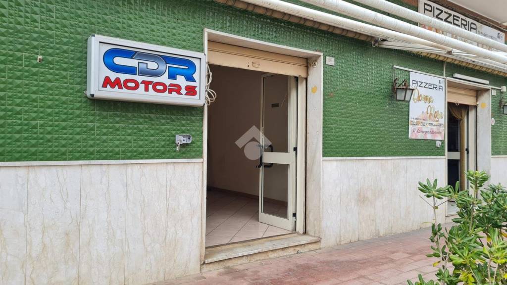 negozio in affitto a Curti