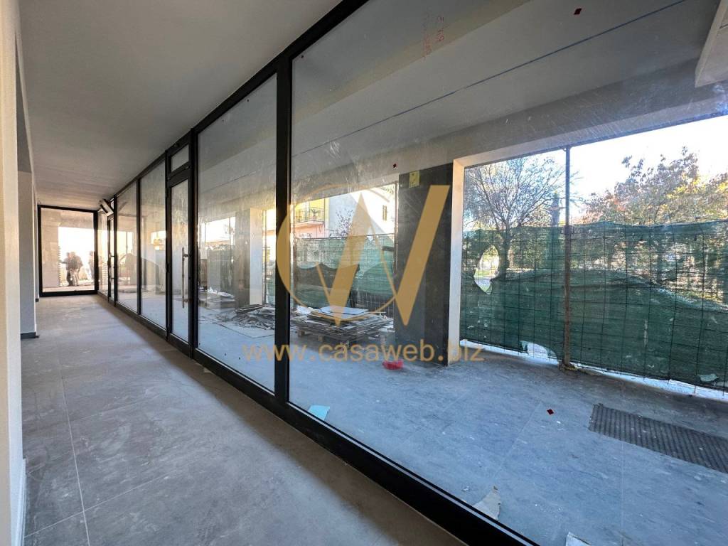 negozio in affitto a Curti