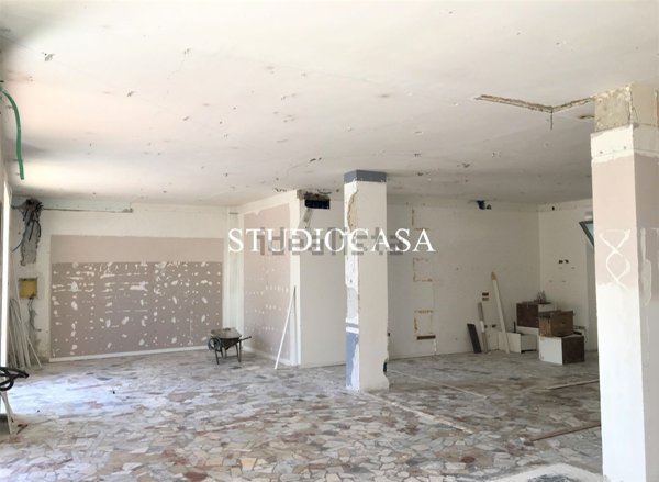 locale commerciale in affitto a Curti