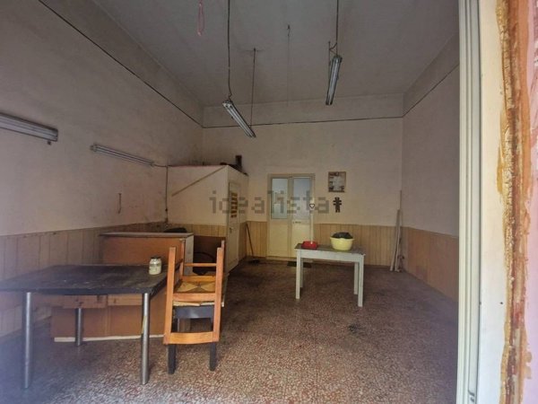 locale commerciale in affitto a Curti