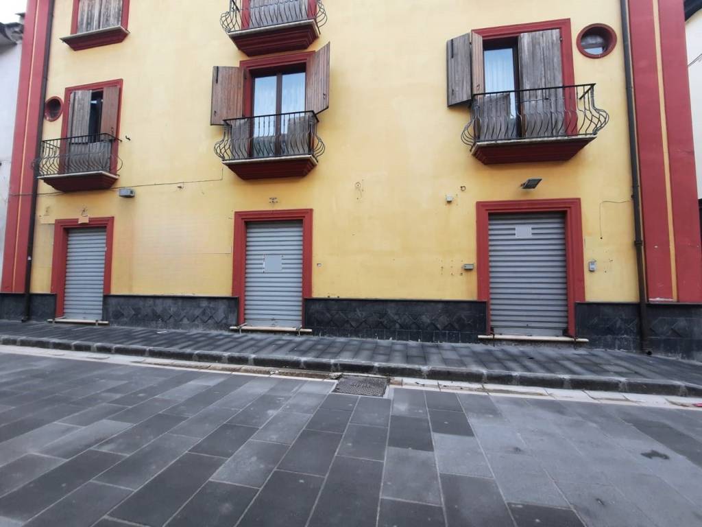 negozio in affitto a Frignano