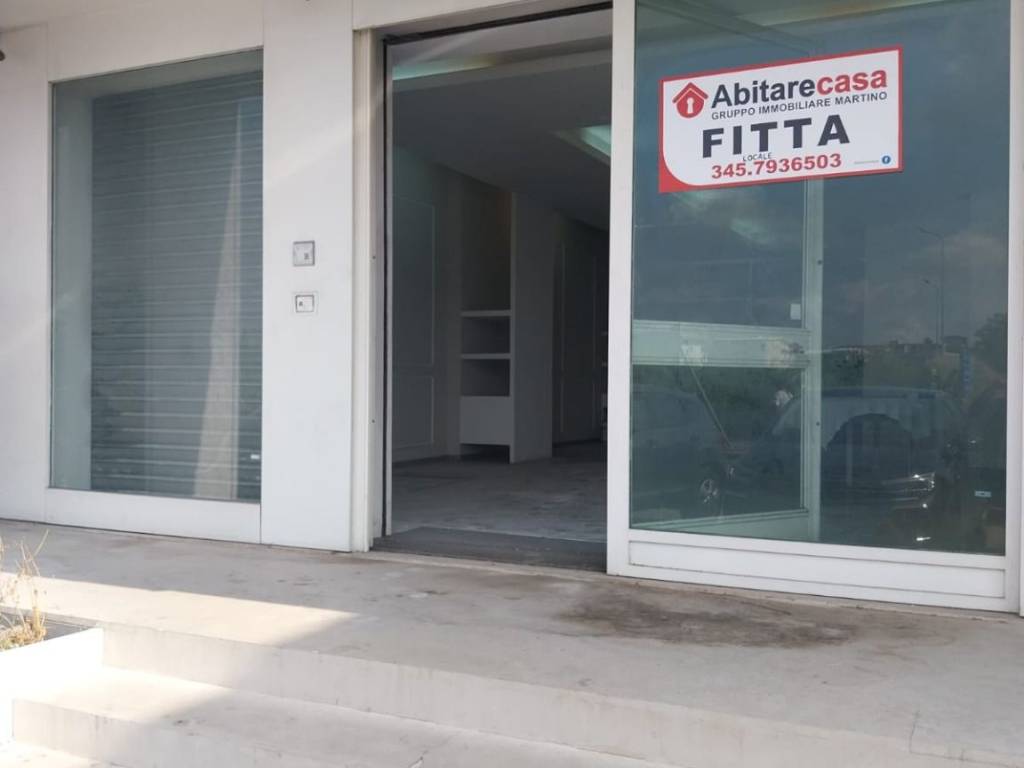 negozio in affitto a Frignano