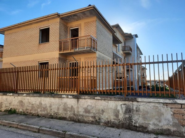 casa indipendente in affitto a Frignano